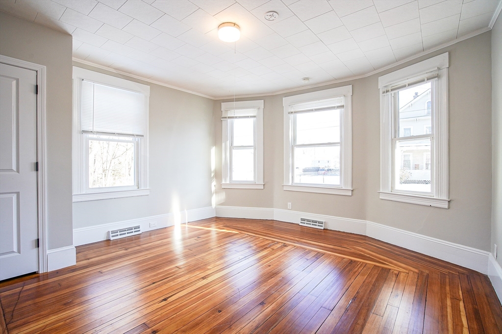 10-12 River Street 1