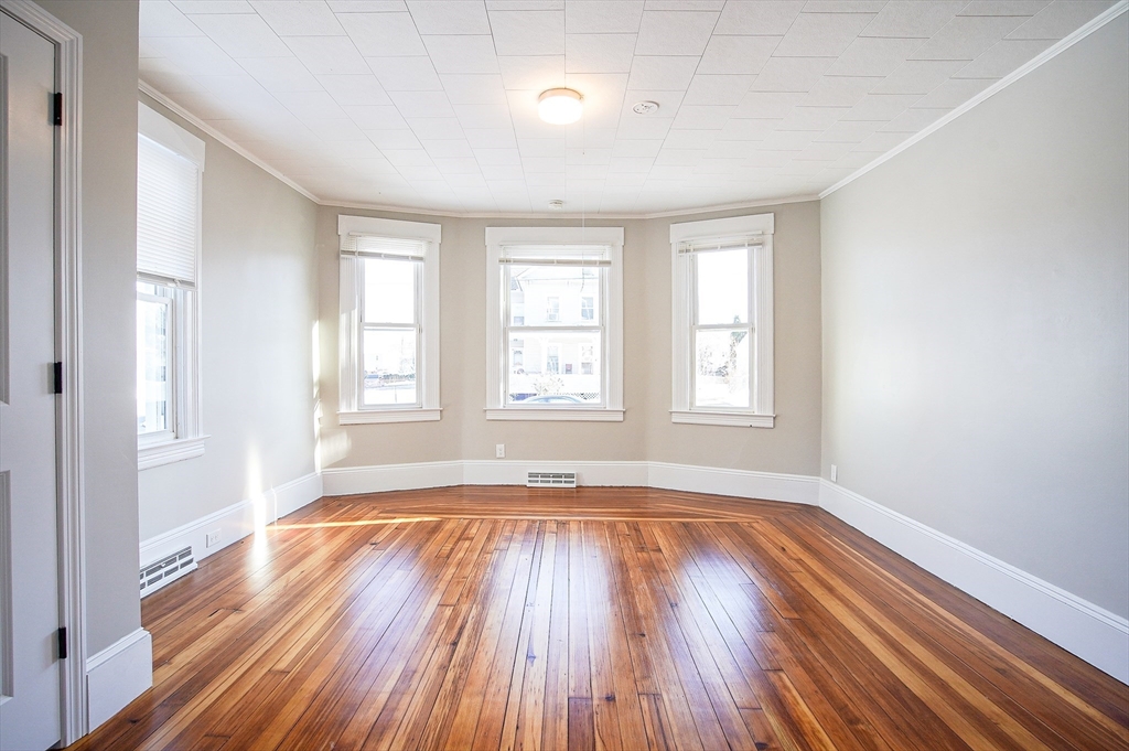 10-12 River Street 1