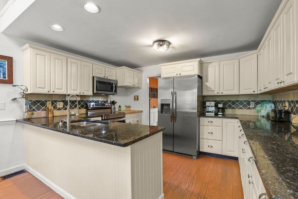 19 Steven P Wentworth Rd, Falmouth, MA, 19 Steven P Wentworth Rd, Falmouth, MA Photo #5