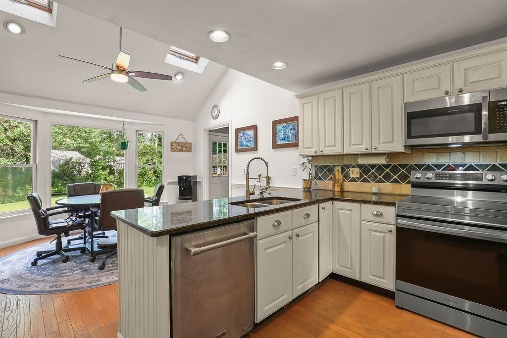 19 Steven P Wentworth Rd, Falmouth, MA, 19 Steven P Wentworth Rd, Falmouth, MA Photo #7