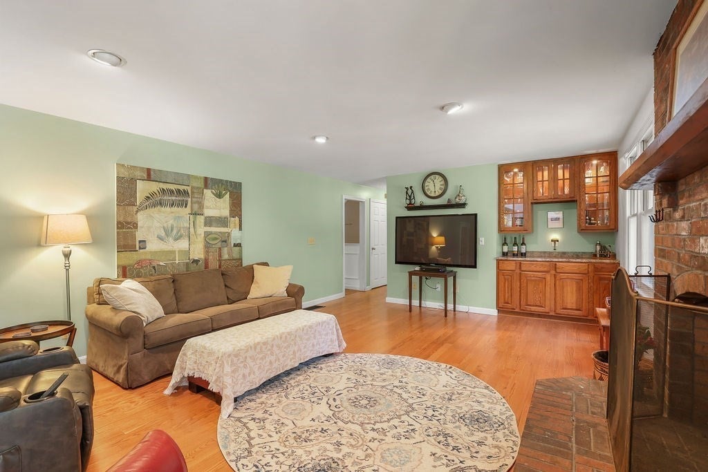 19 Steven P Wentworth Rd, Falmouth, MA, 19 Steven P Wentworth Rd, Falmouth, MA Photo #11