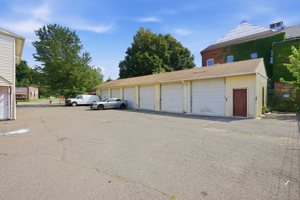 1036 Chicopee St, Chicopee, MA Photo #29