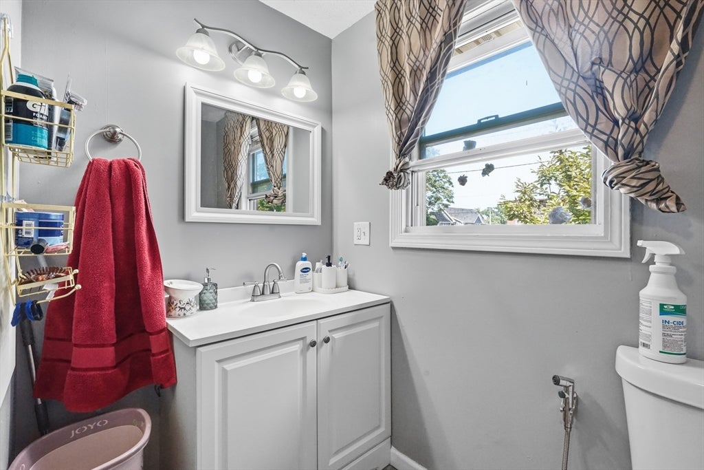 1036 Chicopee St, Chicopee, MA Photo #15