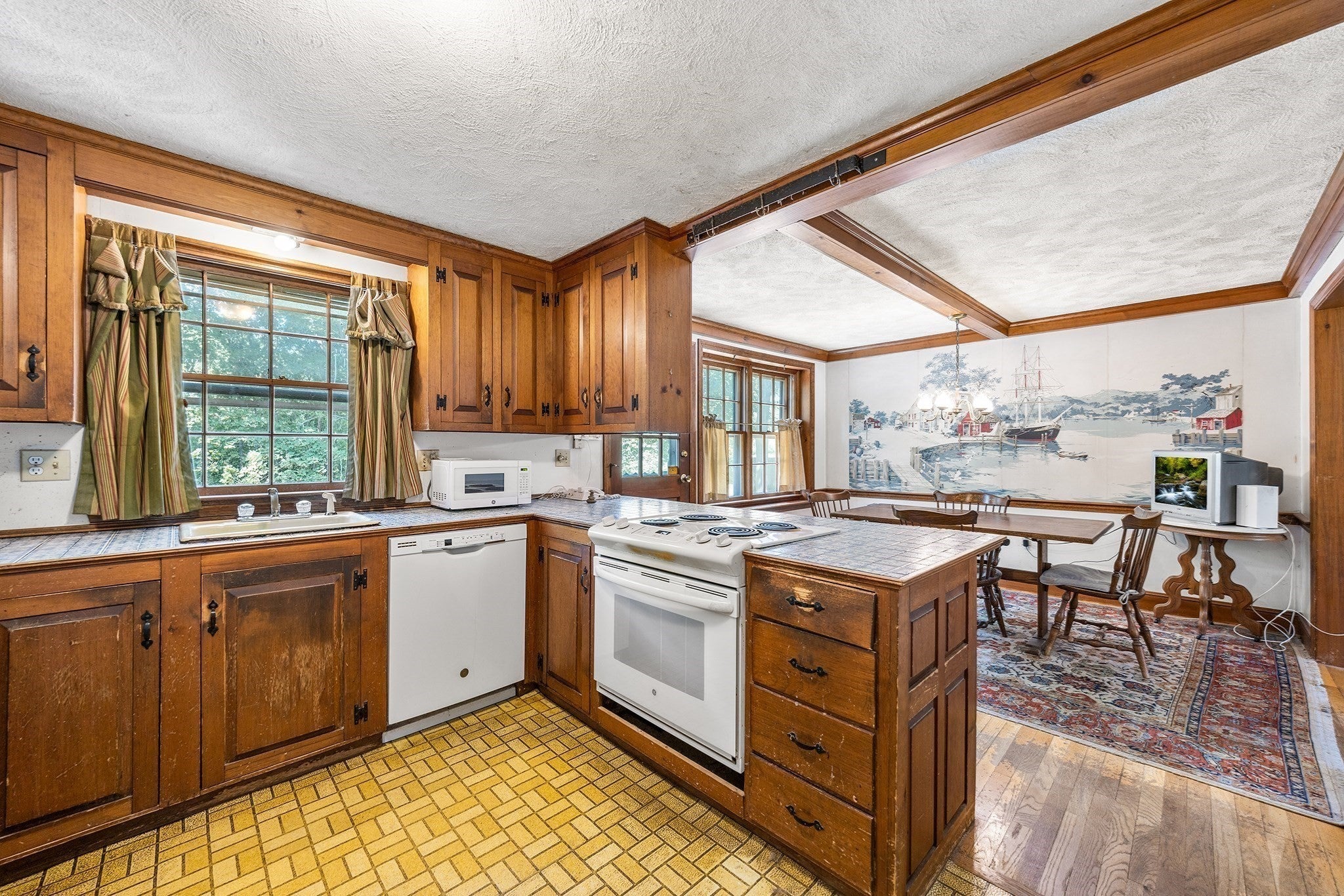 41 Academy Ave, Weymouth, MA Photo #10