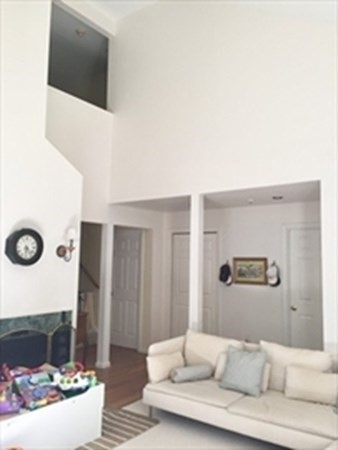12 N Commons L
