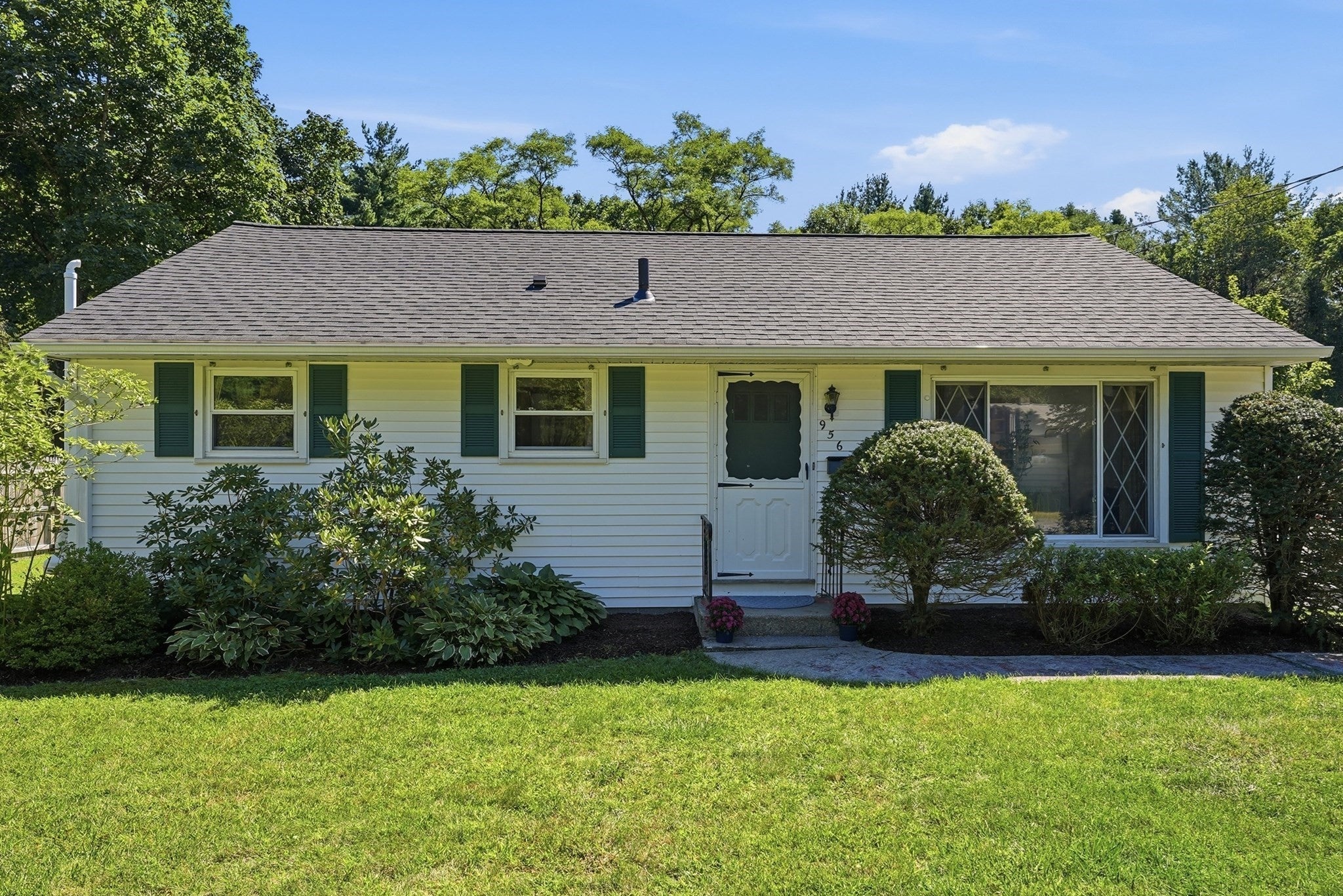 Photo of 956 Ryan Rd, Northampton, MA