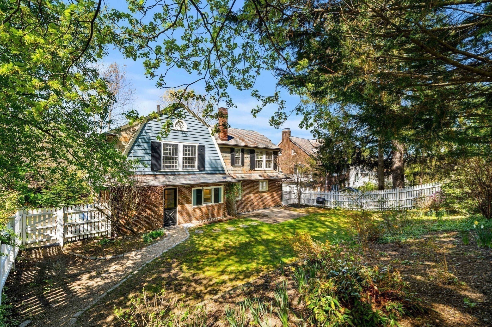 292 Pond St, Brookline, MA Photo #35