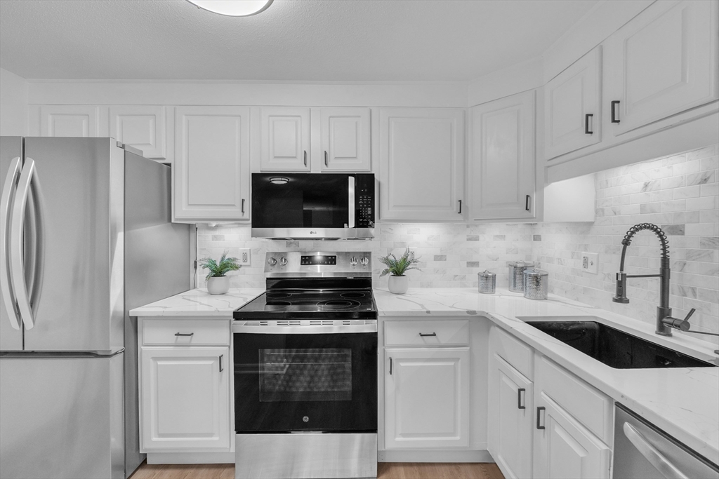 25 Pine St B
