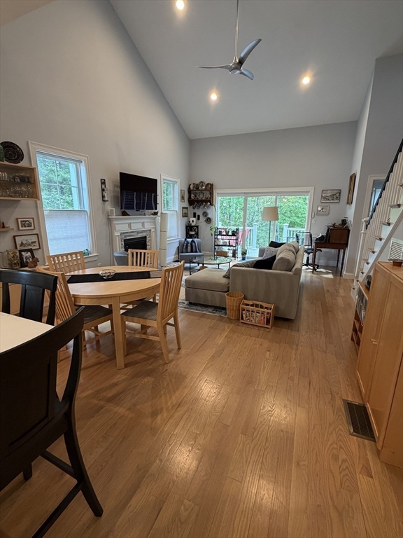 48 Acorn Pl 48