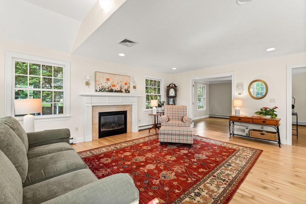 18 Taff Road, Milton, MA Photo #4