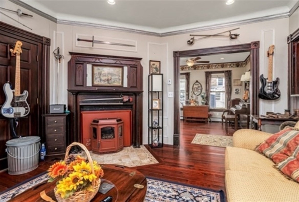 182 Cottage St