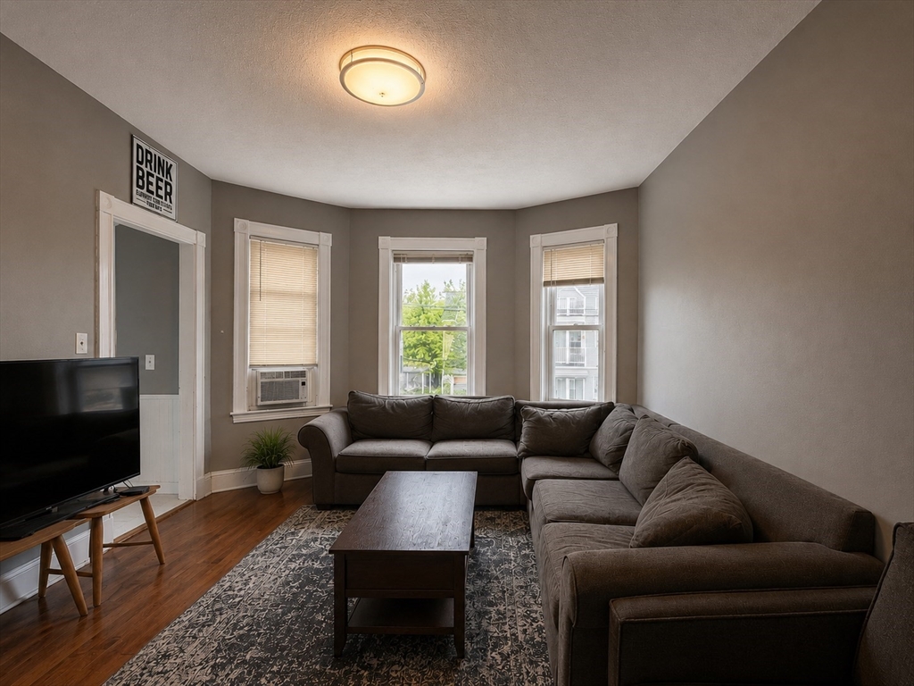 60 Fiske St 2