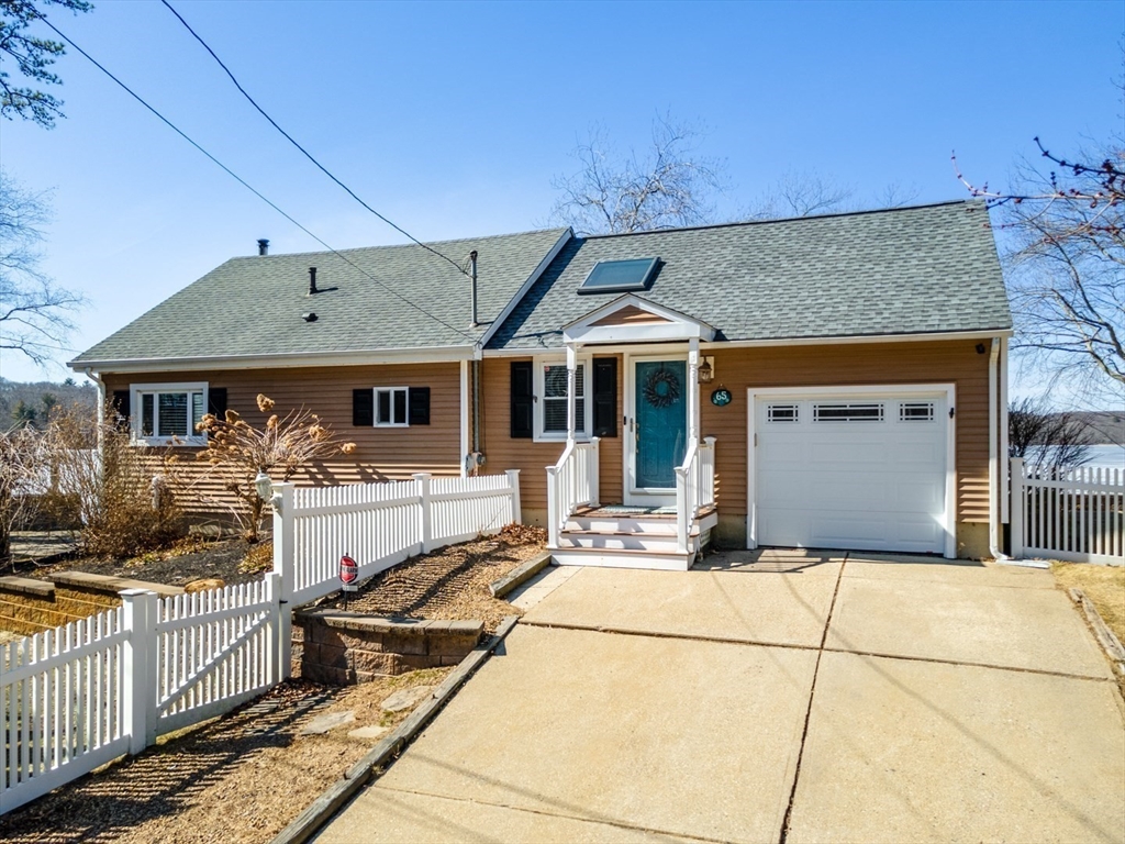 65 Barker St