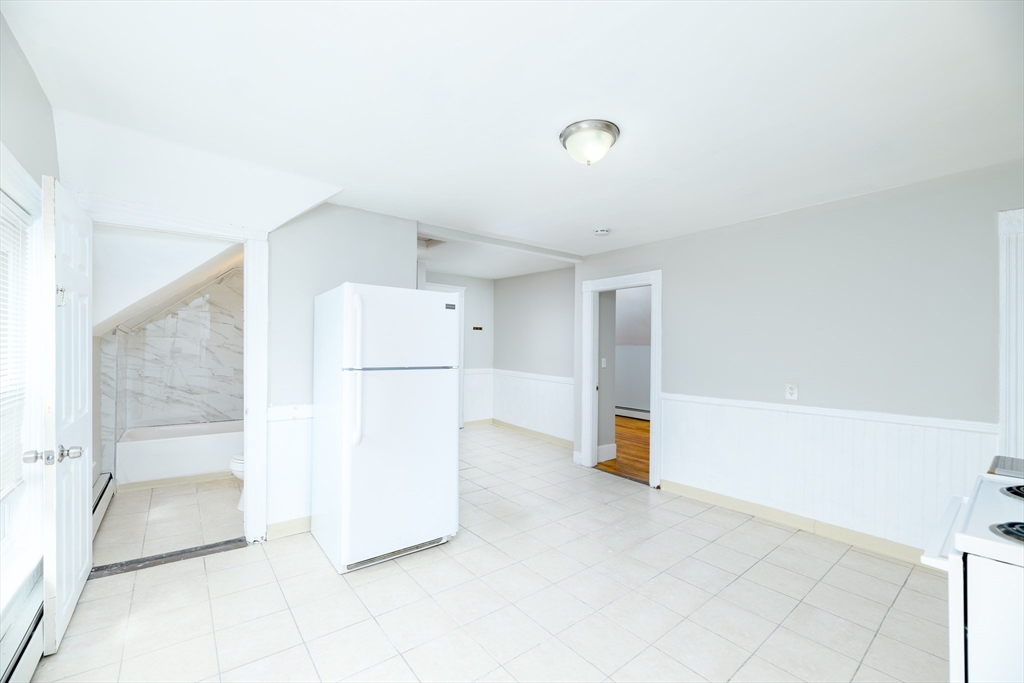 Picture for the property 73495385, 6 beds, 3 baths