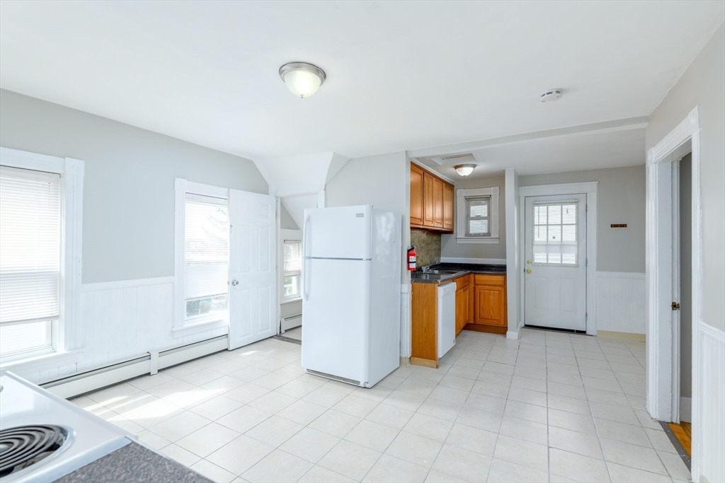 Picture for the property 73495385, 6 beds, 3 baths