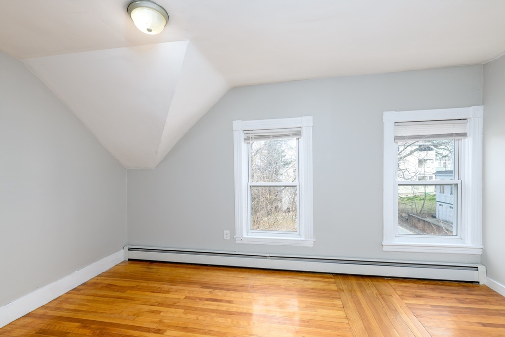 Picture for the property 73495385, 6 beds, 3 baths