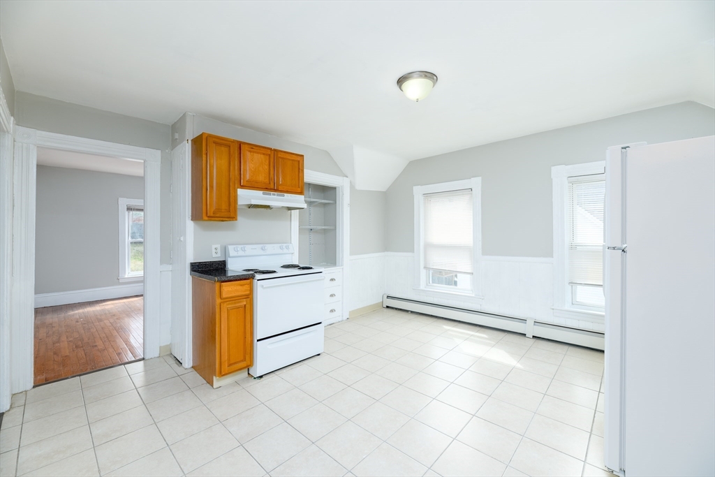 Picture for the property 73495385, 6 beds, 3 baths