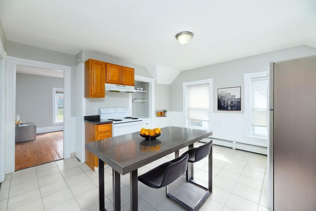 Picture for the property 73495385, 6 beds, 3 baths