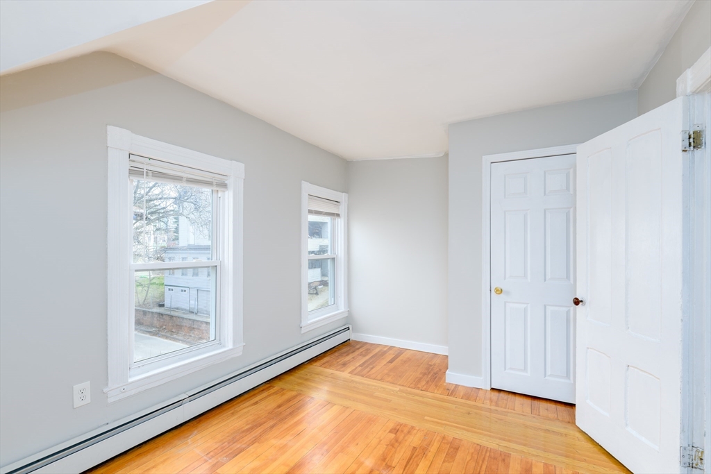 Picture for the property 73495385, 6 beds, 3 baths