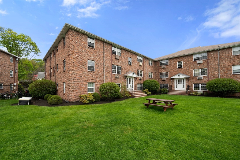 11 Colonial Village Dr #8, Arlington, MA Photo #20