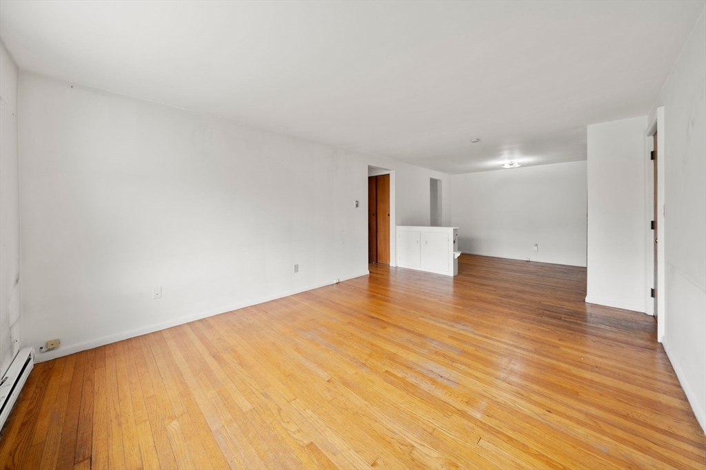 Photo of 11 Colonial Village Dr, Arlington, MA