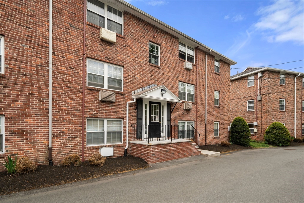 11 Colonial Village Dr #8, Arlington, MA Photo #22