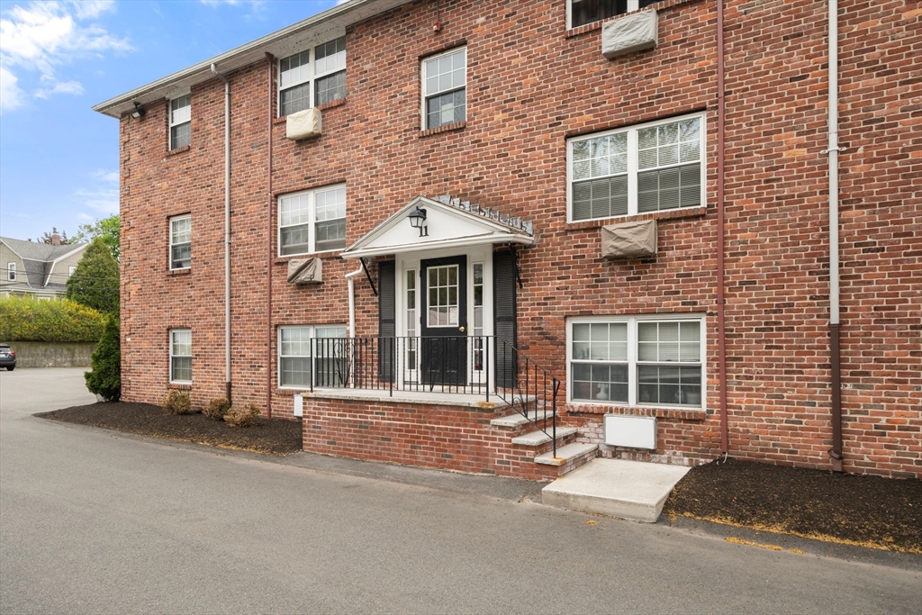 11 Colonial Village Dr #8, Arlington, MA Photo #21