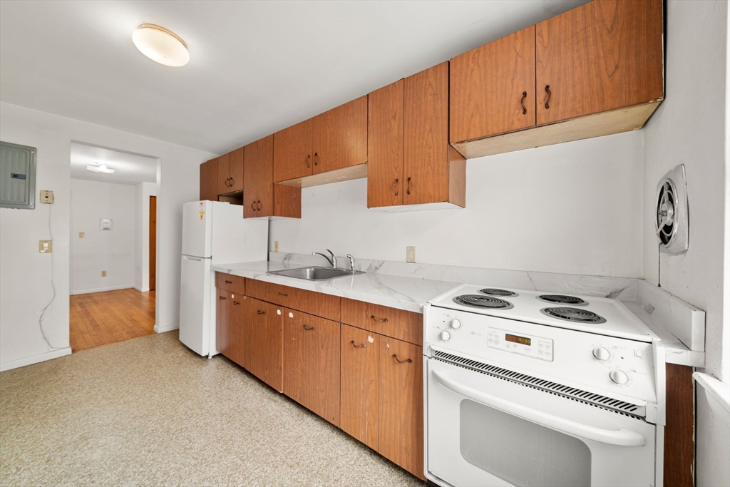 11 Colonial Village Dr #8, Arlington, MA Photo #8