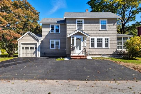 21 Gates Ave Hudson MA 01749