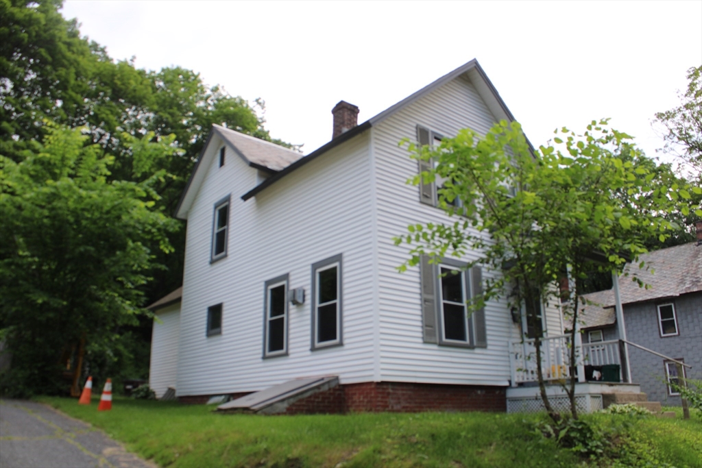 221 Hope St