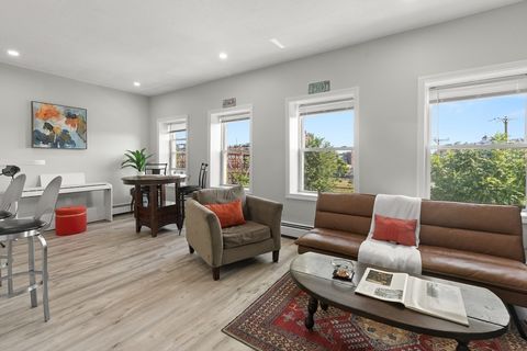 56 Peabody St 2W Salem MA 01970