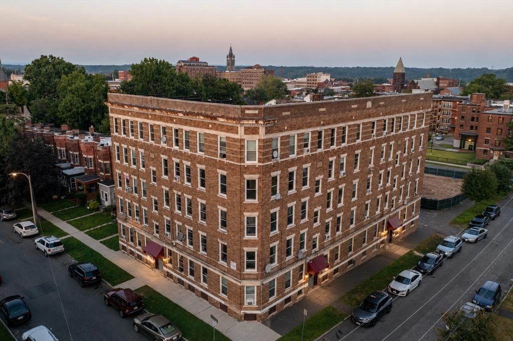 Photo 1 of 7 — 212 Walnut Street 4L, Holyoke, MA 01040