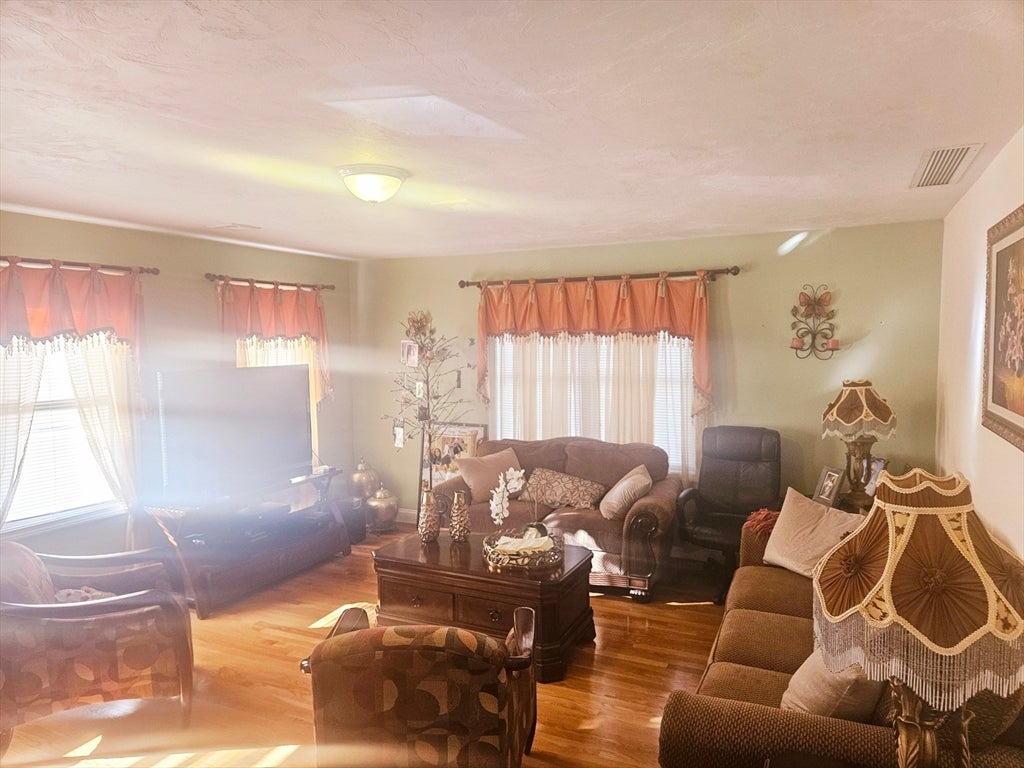 20 Massasoit St, Boston, MA, 20 Massasoit St, Boston, MA Photo #8