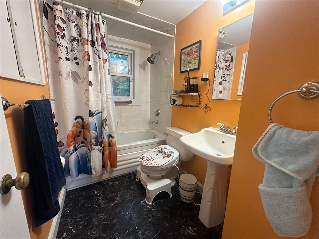 495 Thicket St, Weymouth, MA Photo #19