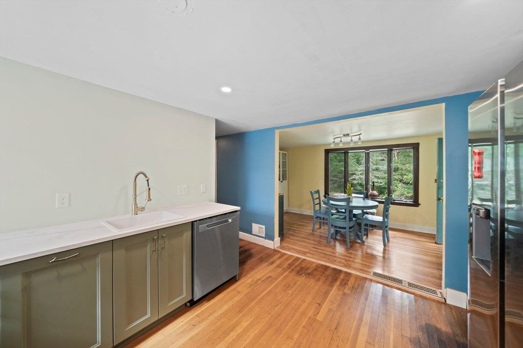 495 Thicket St, Weymouth, MA, 495 Thicket St, Weymouth, MA Photo #7
