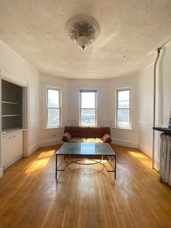 58 Aspinwall Ave 2