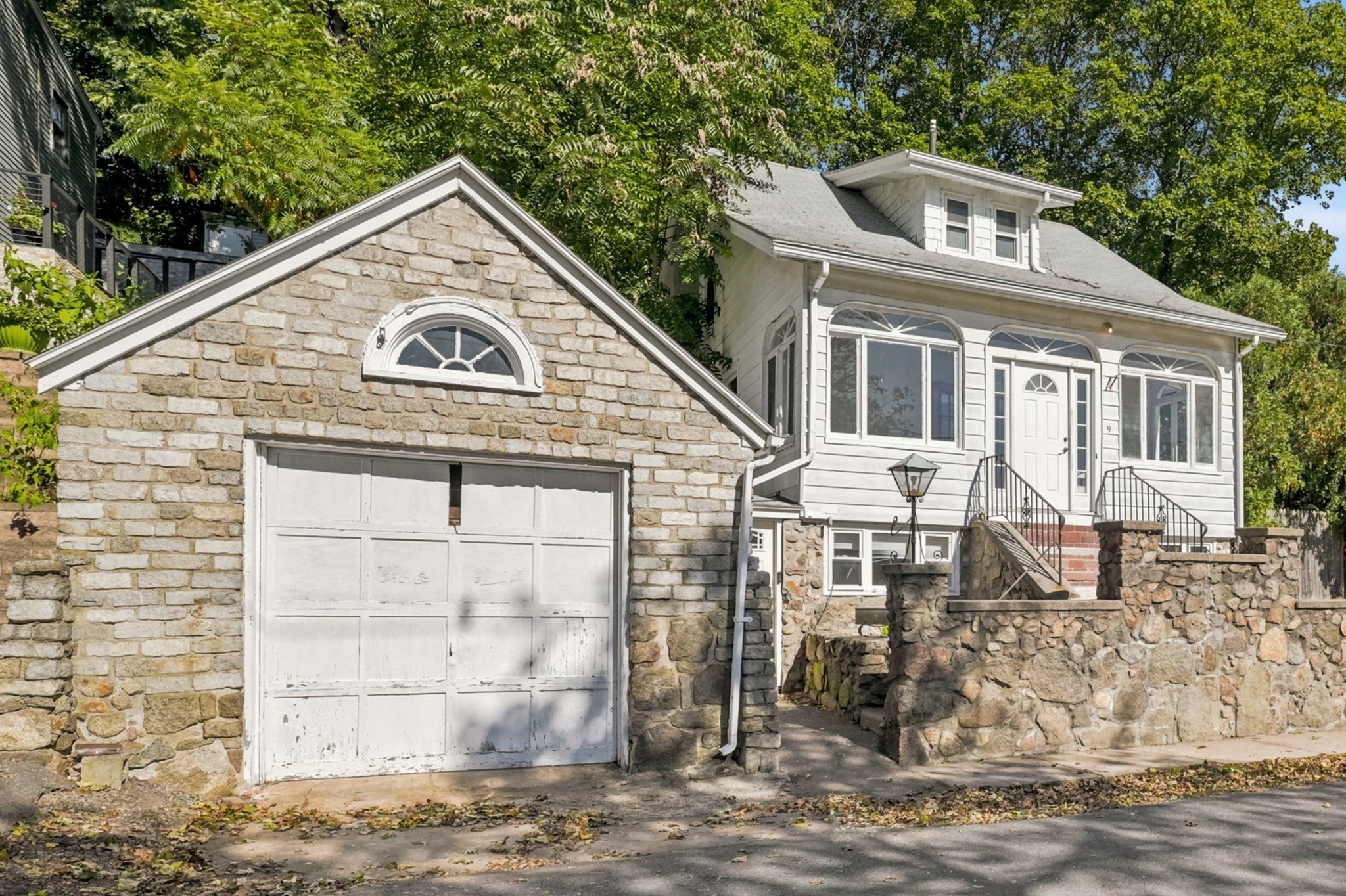 Photo of 9 Glenway Ave, Peabody, MA