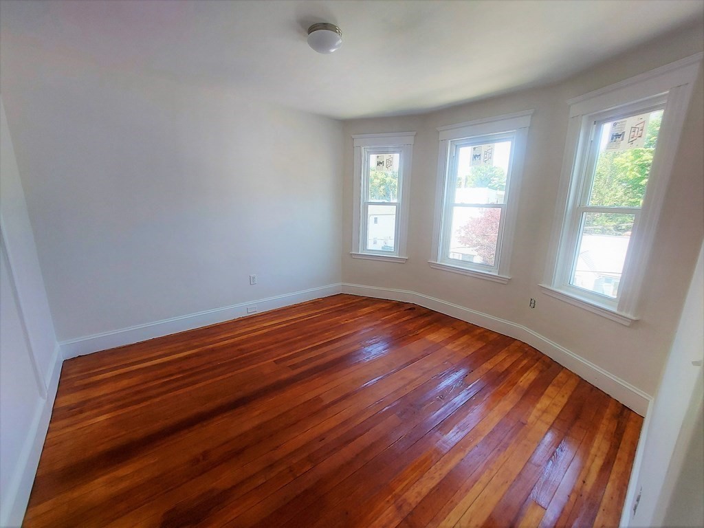 11 Groveland St 3