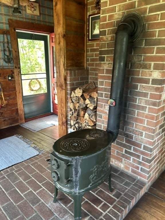 295 Old Post Rd