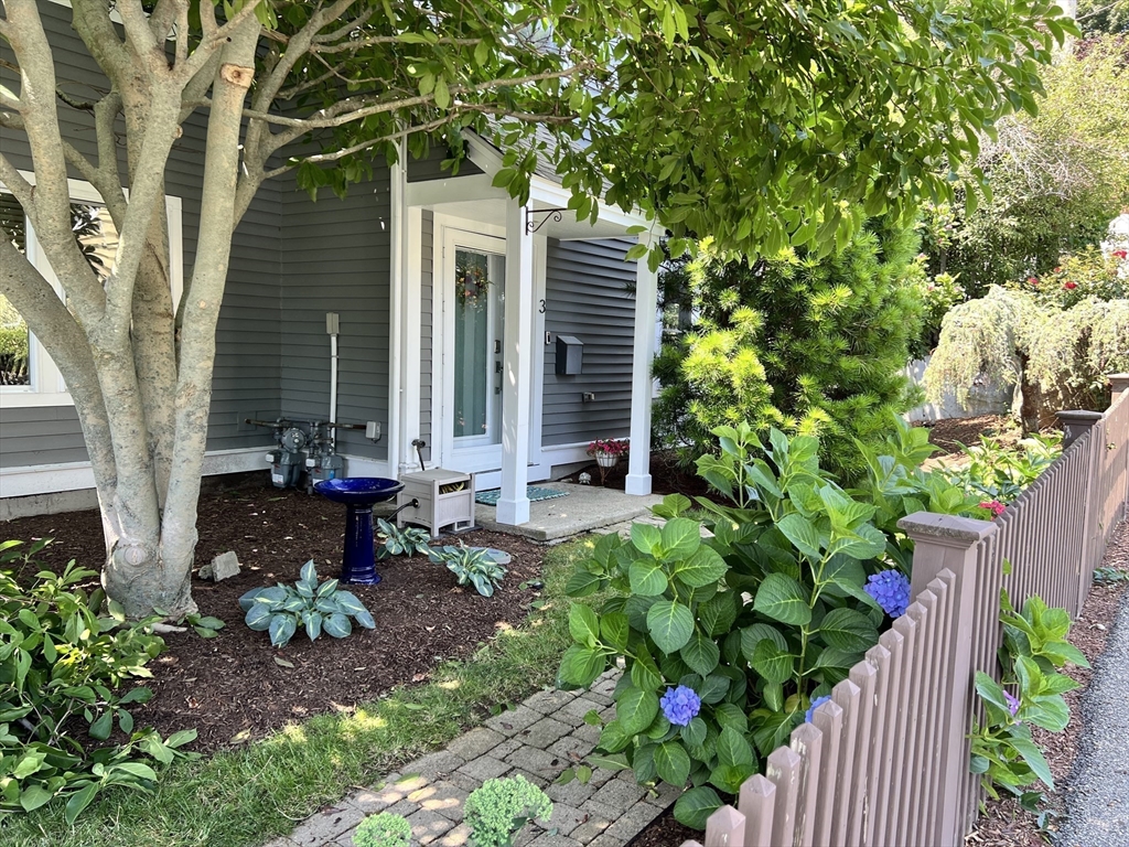 65 E Main St #3, Gloucester, MA, 65 E Main St #3, Gloucester, MA Photo #3