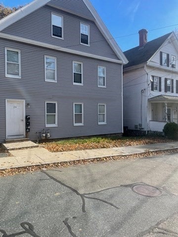 Click for 24 Monument Ave #2, Marlborough, MA slideshow