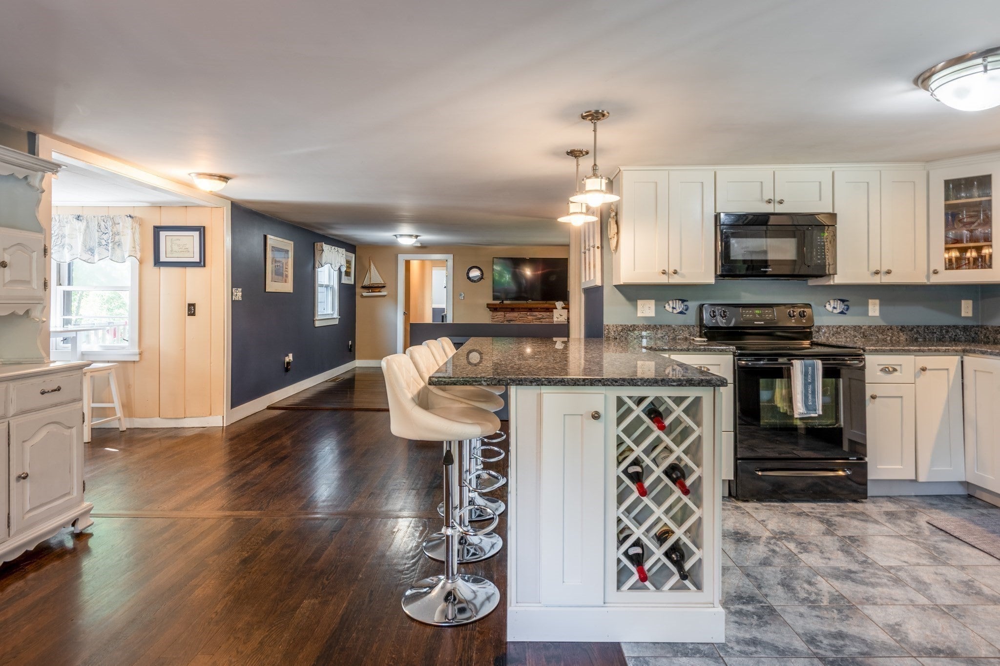11 Youngs Rd, Gloucester, MA, 11 Youngs Rd, Gloucester, MA Photo #12