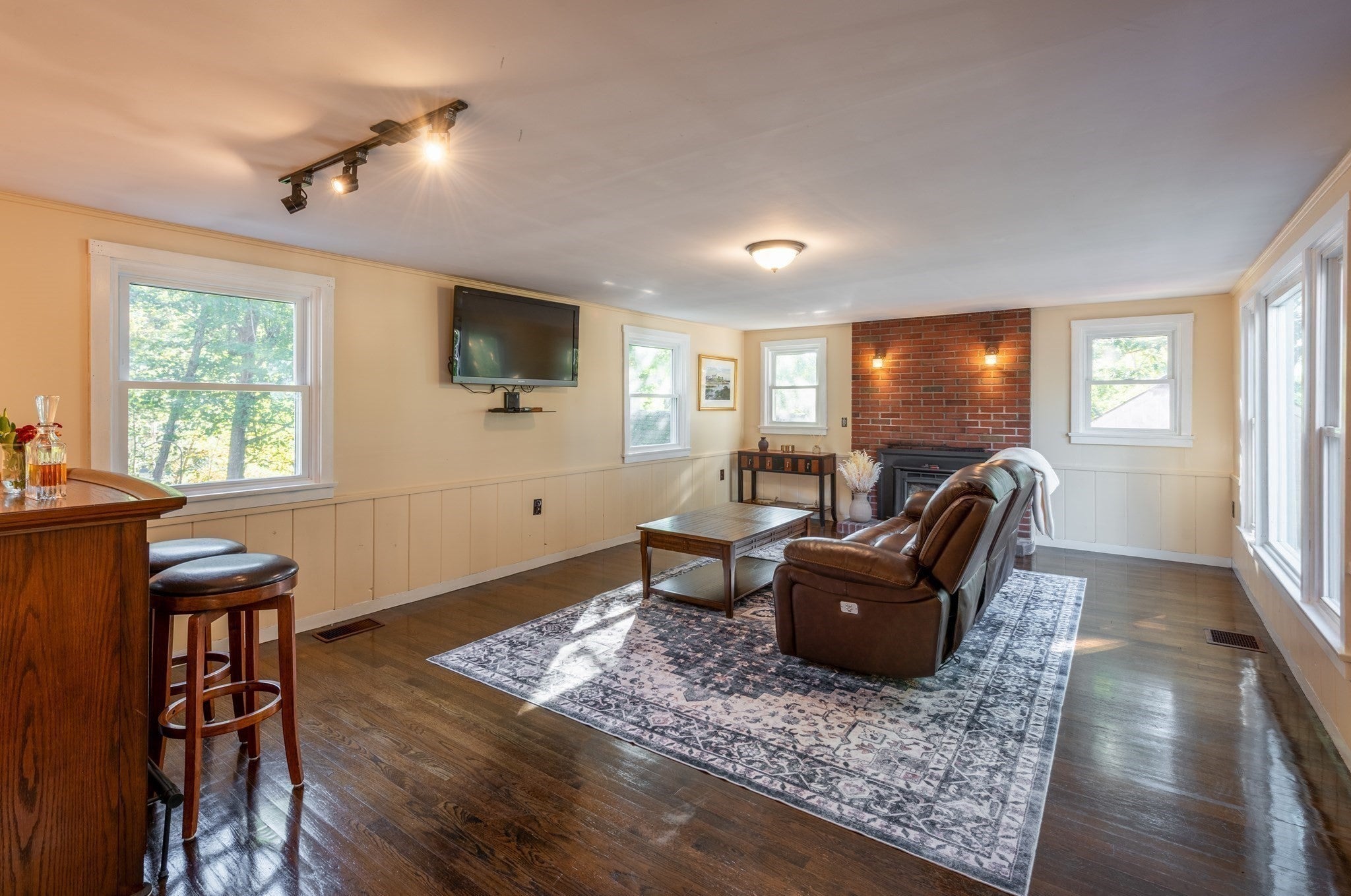 11 Youngs Rd, Gloucester, MA, 11 Youngs Rd, Gloucester, MA Photo #6