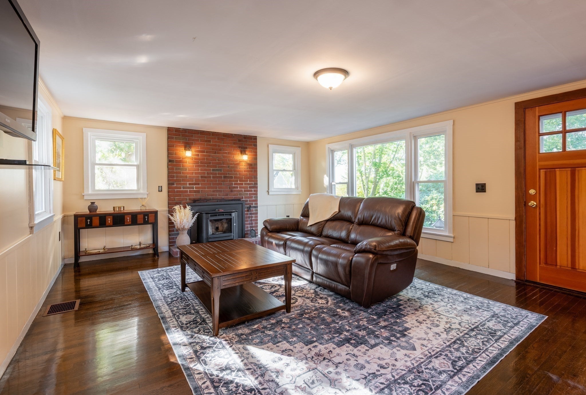 11 Youngs Rd, Gloucester, MA, 11 Youngs Rd, Gloucester, MA Photo #5