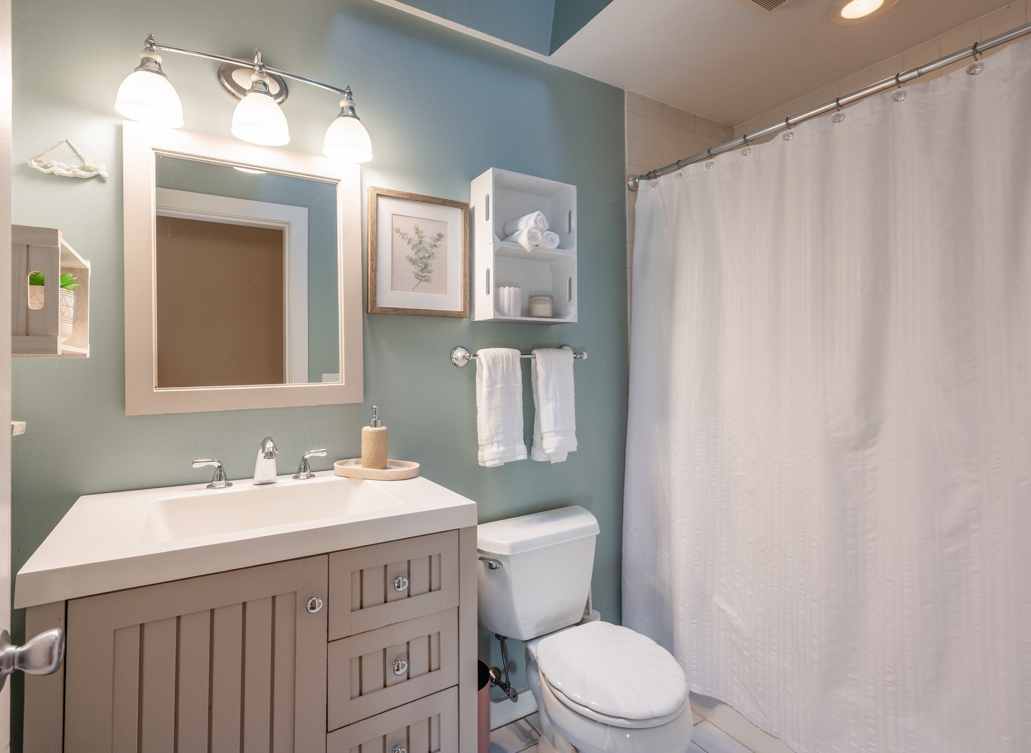 11 Youngs Rd, Gloucester, MA, 11 Youngs Rd, Gloucester, MA Photo #20