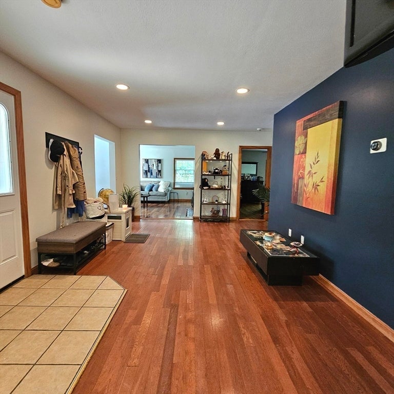 25 Robbins Ave