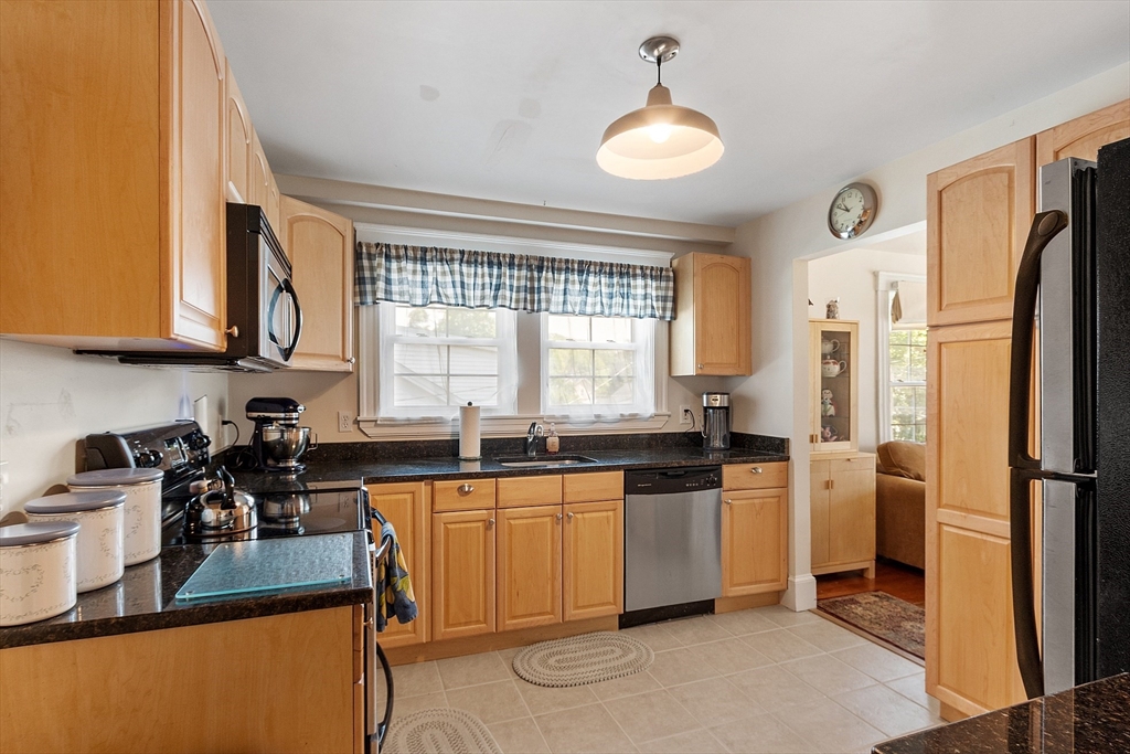 88 Pond St 88