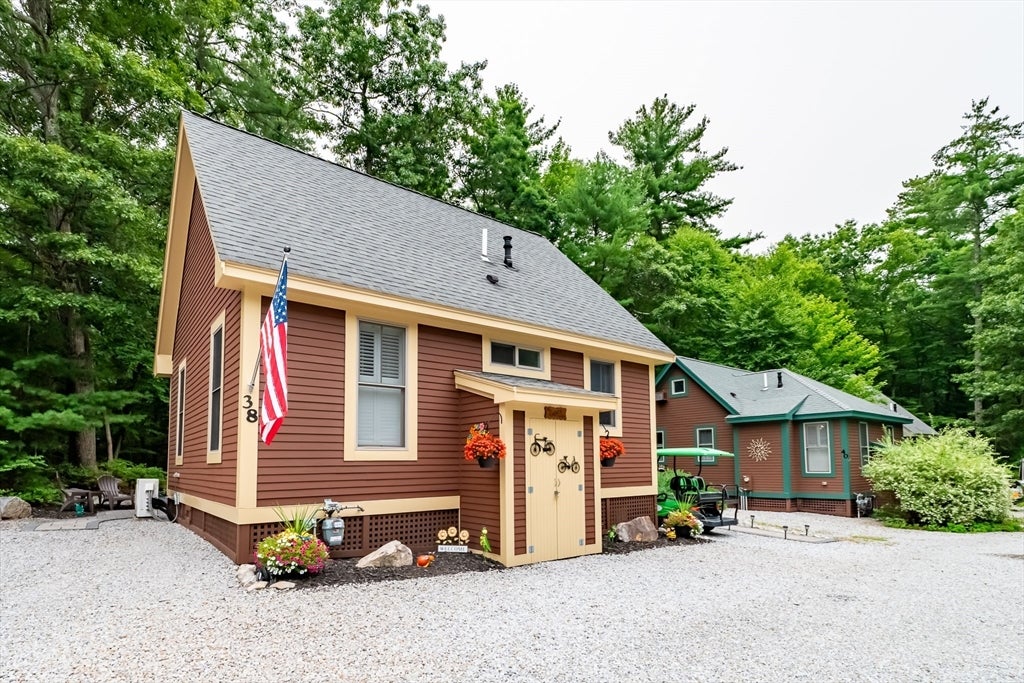 38 Whispering Pines Rd 38