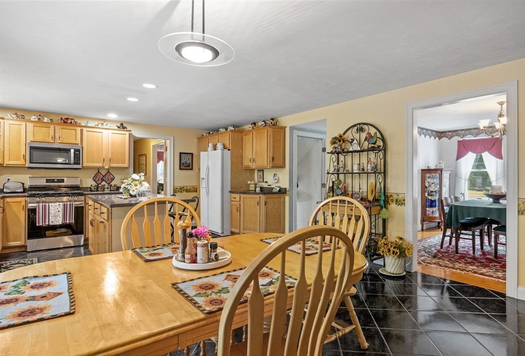 37 Malbone St, Lakeville, MA Photo #15