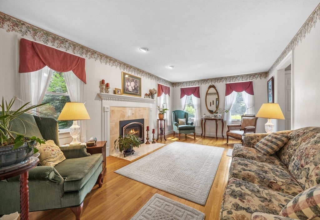 37 Malbone St, Lakeville, MA Photo #10